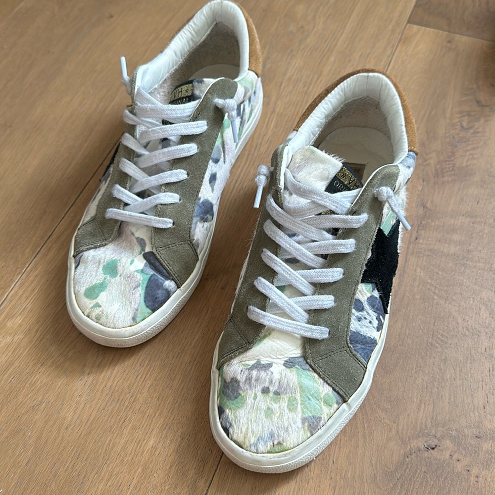 Good condition hide print slip on sneakers